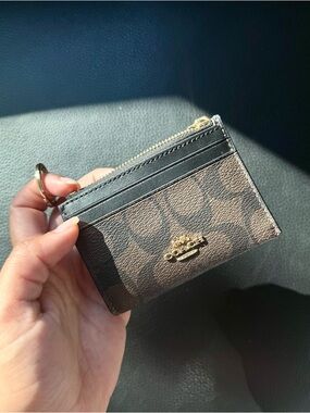 Coach Brown/Black Signature Card Holder with Keyring.